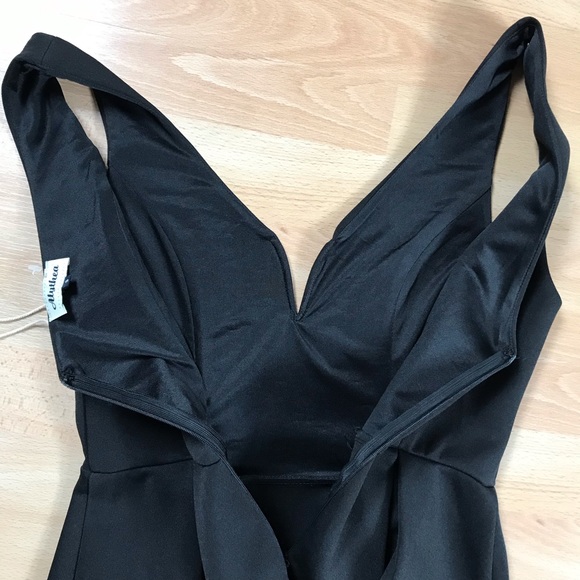 *Alythea V Neck Plunge Scuba-Like Fabric LBD - Picture 5 of 6